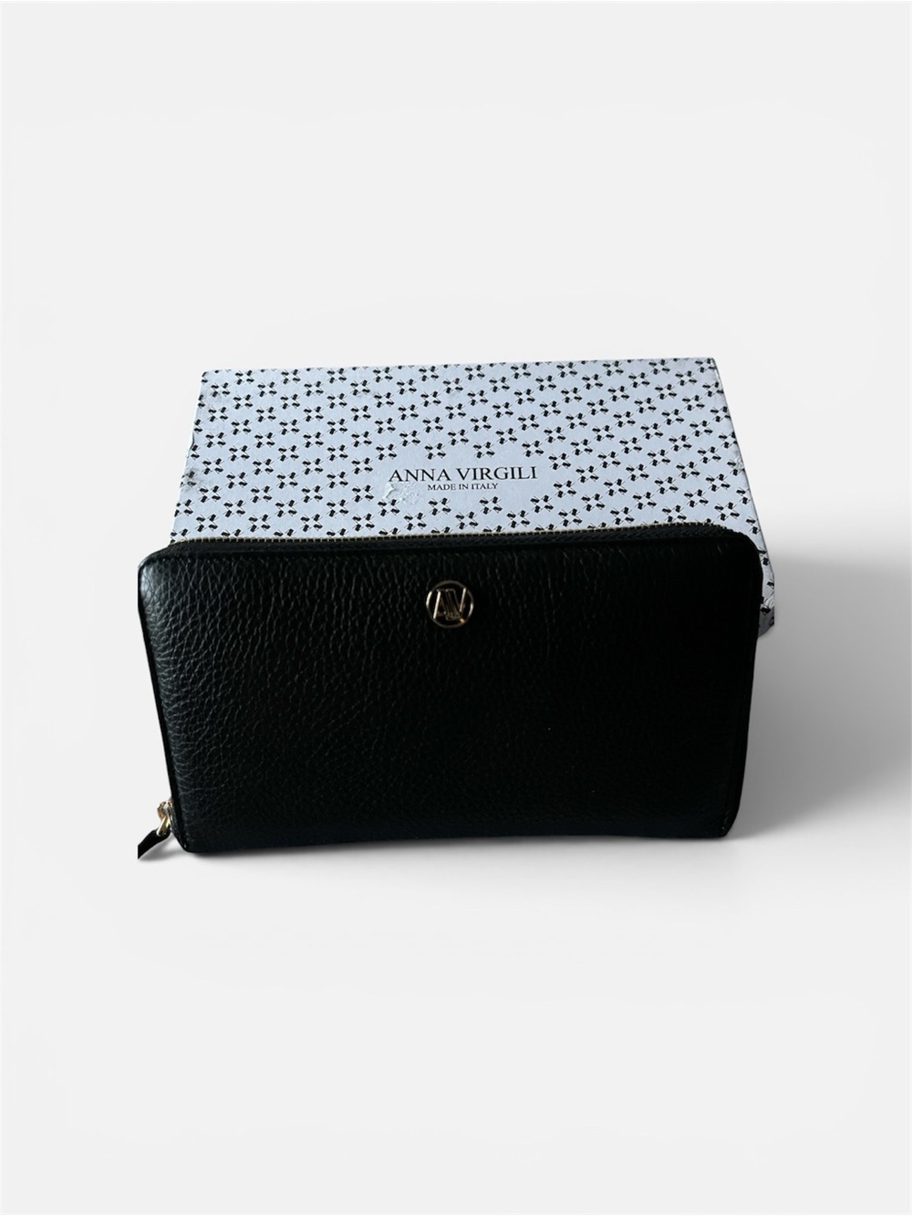 ANNA VIRGILI Black Pebbled Leather Zip Wallet NWT